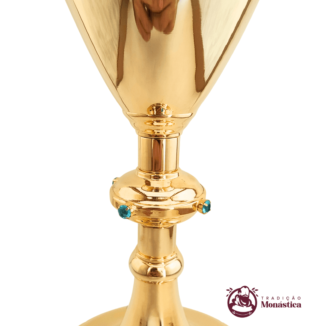 Cálice Banhado em Ouro com Detalhes em Pedras Verdes - 2