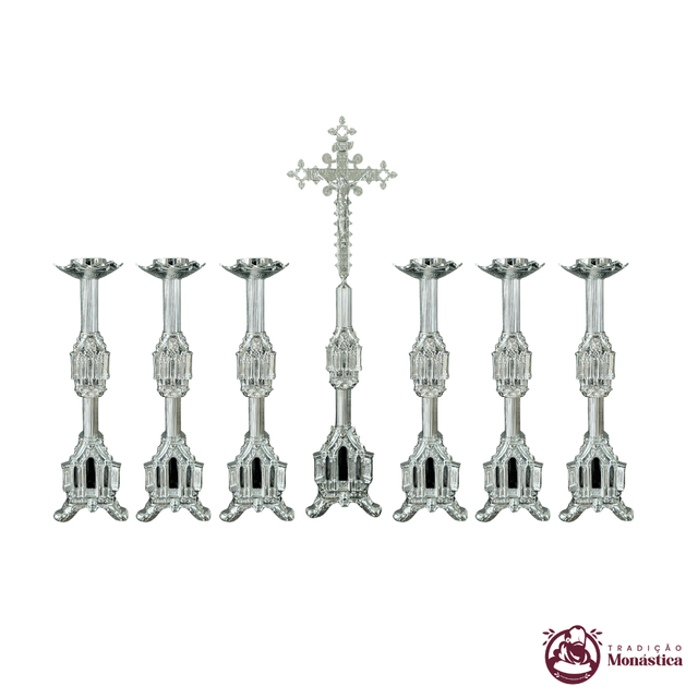 Conjunto de Castiçal de Vela e Cruz para Altar - Gótico - 7pçs Niquelado Conjunto de Castiçal de Vela e Cruz para Altar - Gótico - 7pçs Niquelado